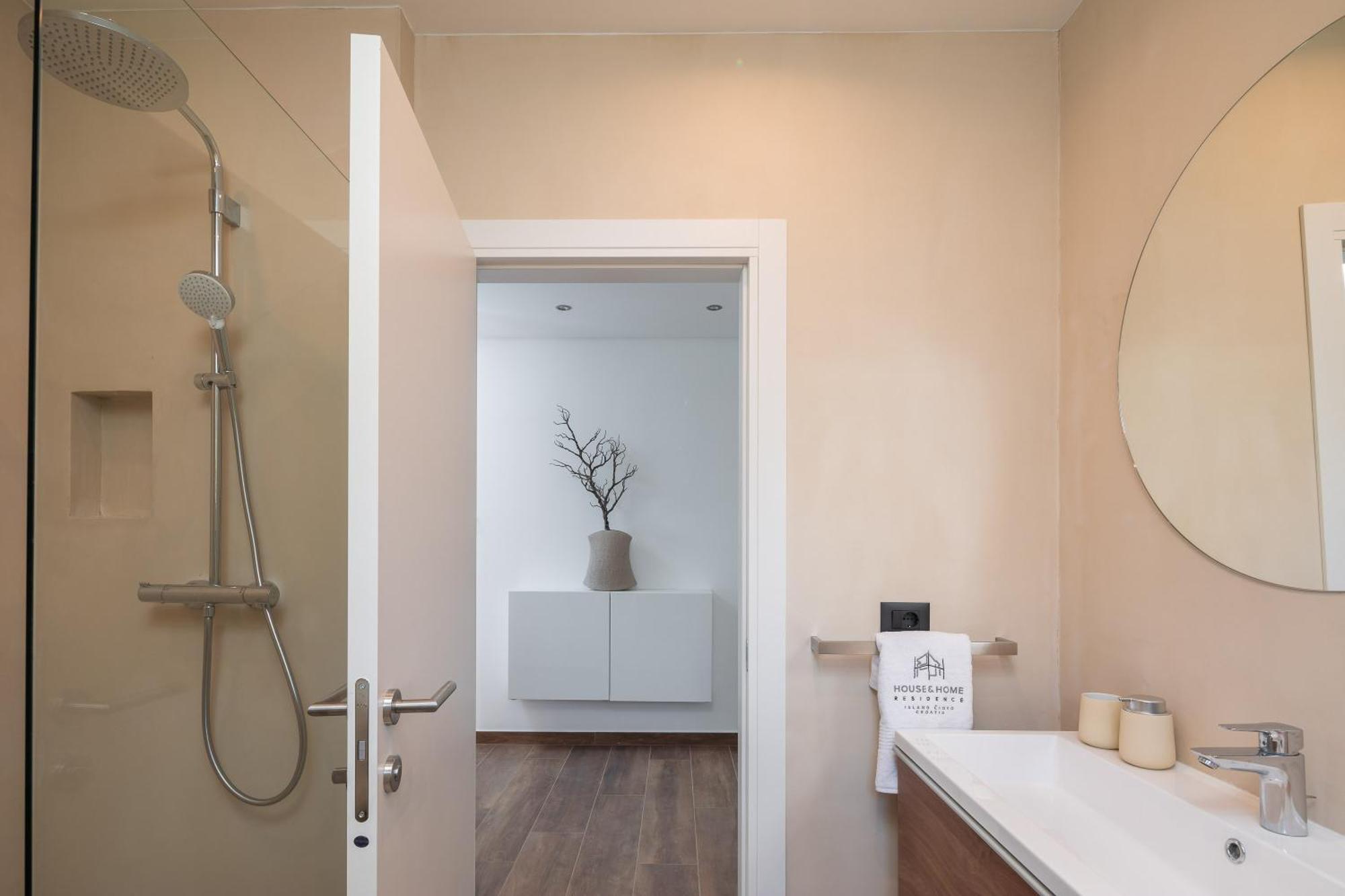House & Home Slatine Ngoại thất bức ảnh