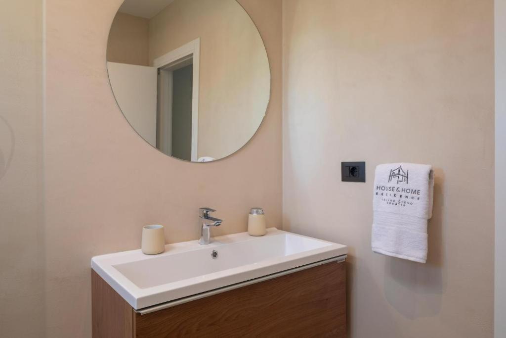 House & Home Slatine Ngoại thất bức ảnh